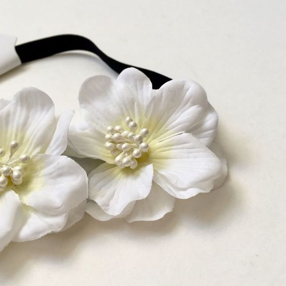 Flower Stretch Headband of 3 White Silk Blossoms on Elastic Band, New - Picture 3 of 5